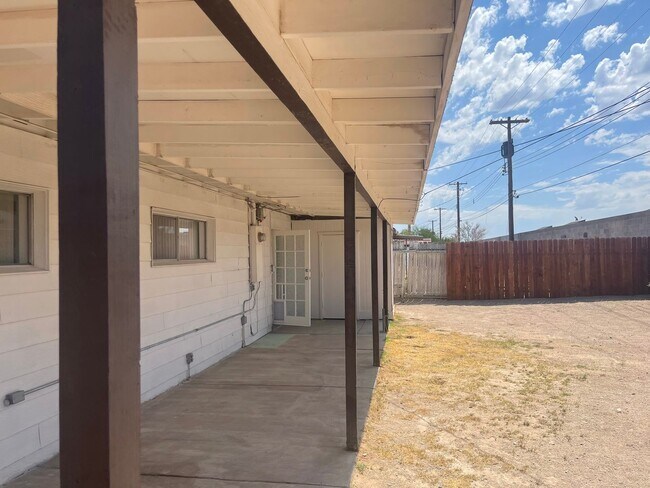 Building Photo - 5055 Blanton Dr