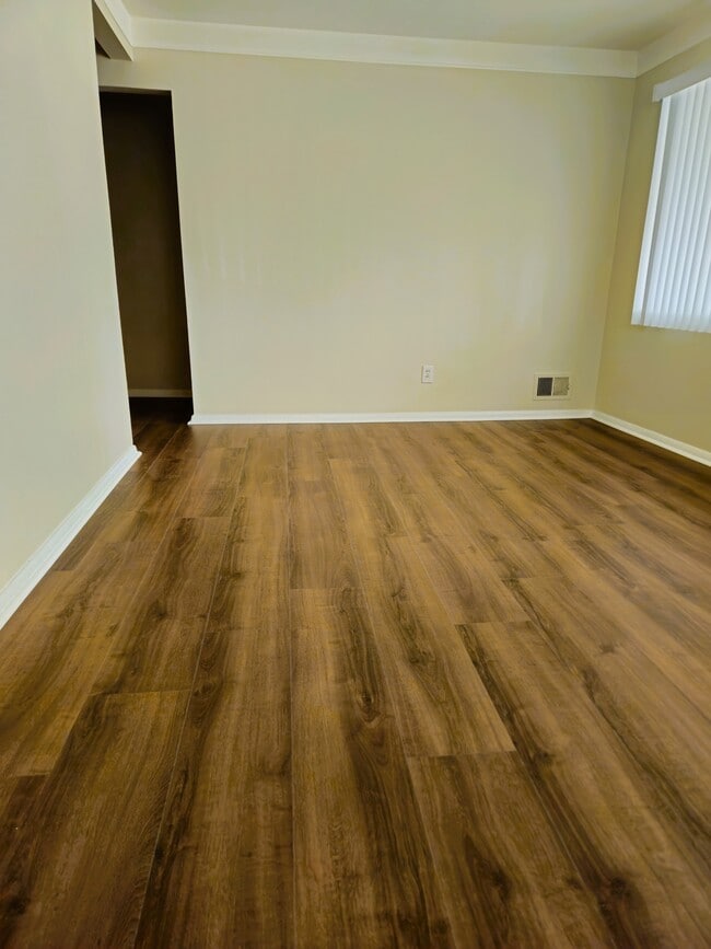 Building Photo - 17637 Prospect St