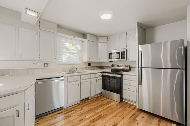 Building Photo - 4298 Sumac Ct