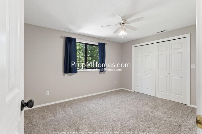 Building Photo - Updated Three Bedroom Home in Tigard!