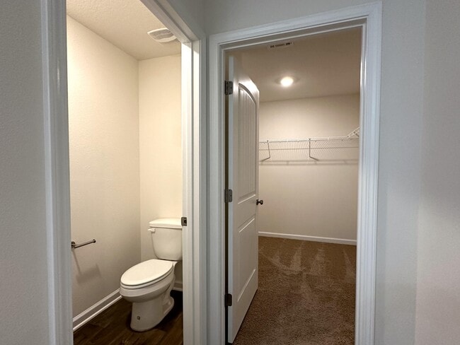 Building Photo - 1046 Limpkin St