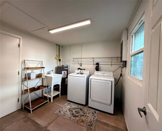 Building Photo - 3959 Coleridge Pl