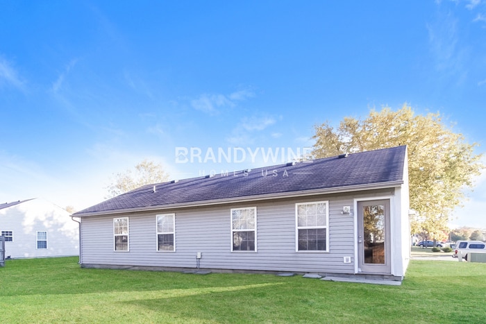 Building Photo - 18057 Sanibel Cir