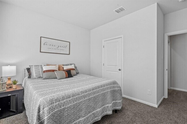 Building Photo - 8916 Old Rawhide Ln