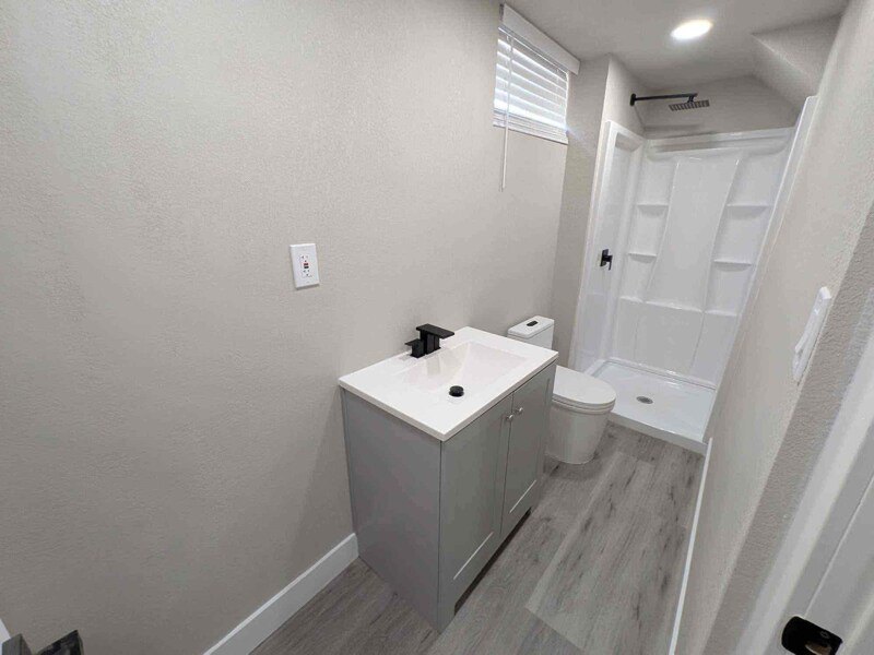 Building Photo - 433 E Bridge St