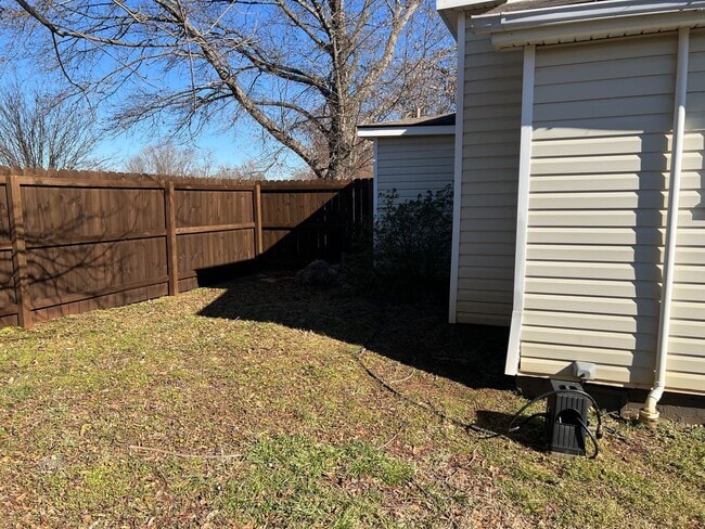 Building Photo - 15 1st St