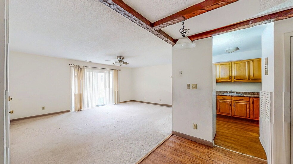 Building Photo - 114 Oak Ln