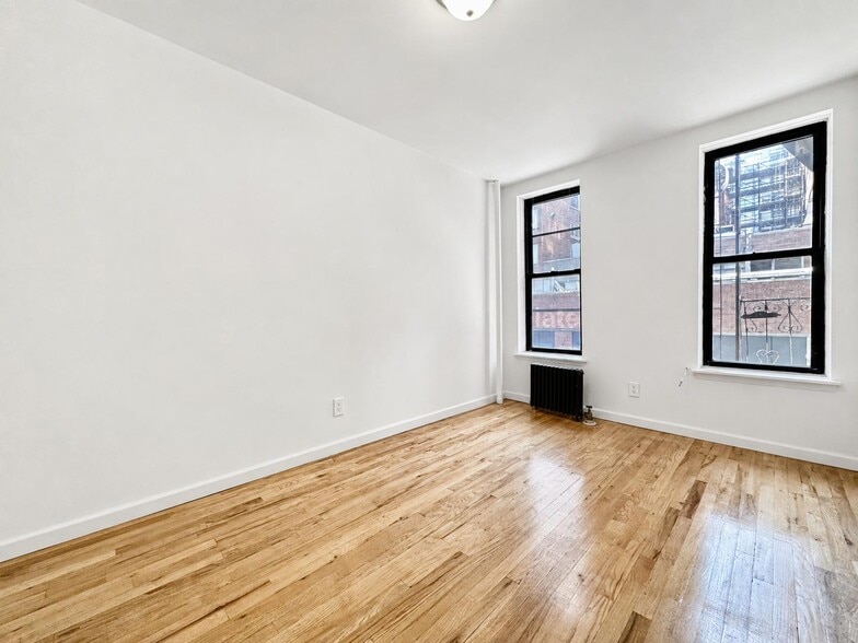 Building Photo - 401 E 68th St
