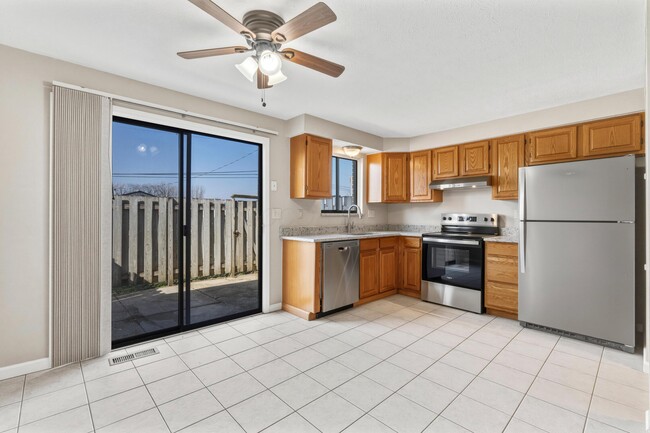 Building Photo - 195 Nottingham Ct