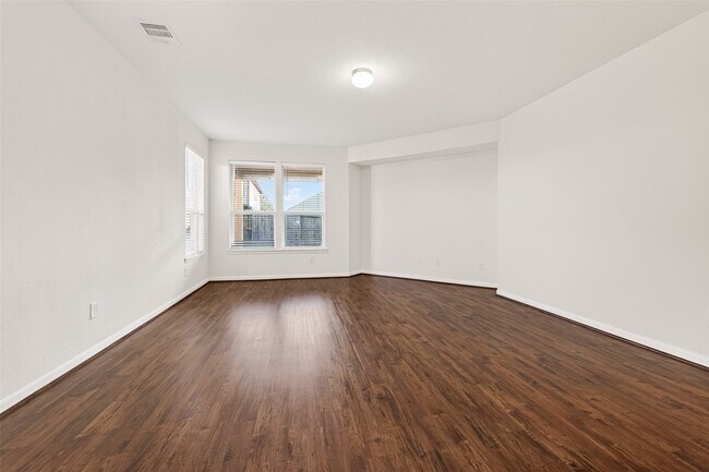 Building Photo - 21015 Blackstone Villa Ln