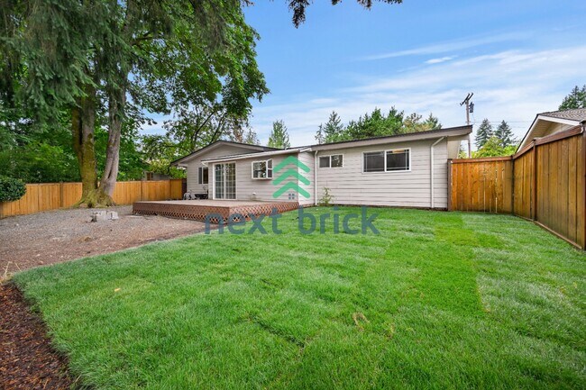 Building Photo - "Charming 3-Bedroom Bellevue Retreat: Cozy Comfort & Ideal Location!"