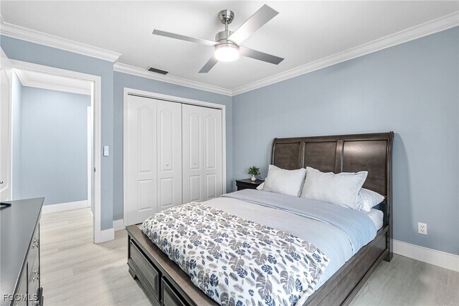 Building Photo - 2328 SE 27th St