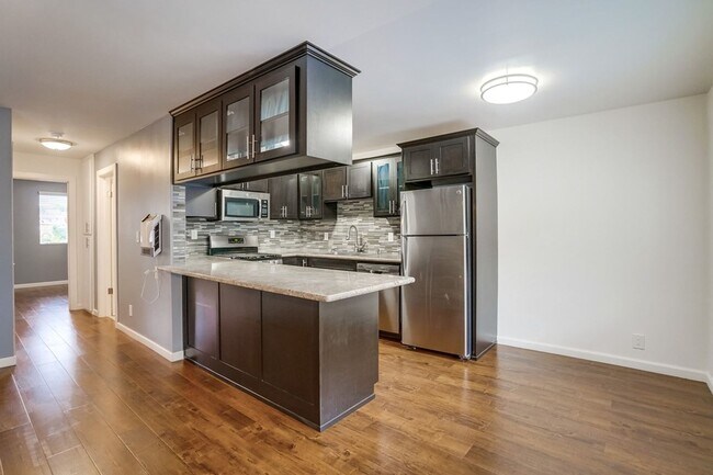 Interior Photo - Secure and Convenient Multi-Unit Asset in Central Inglewood