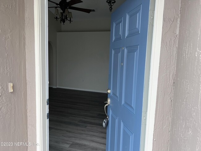 Building Photo - 6580 Gentle Oaks Dr N