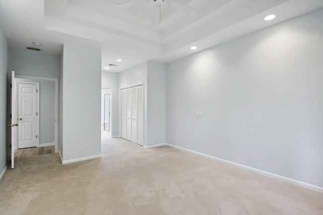 Building Photo - 173 Sumter Square