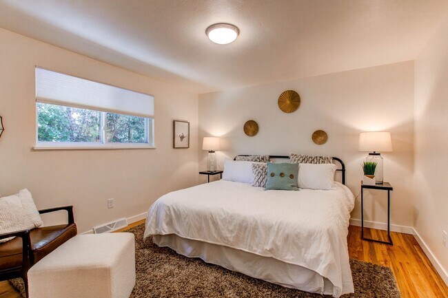 Building Photo - Charming 2BR Duplex in Lakewood by Crown H...