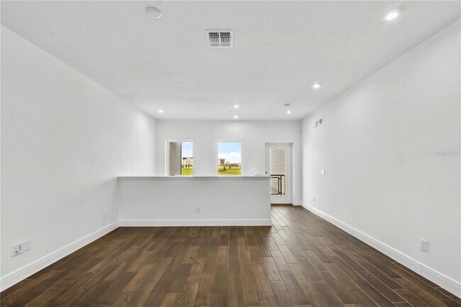 Building Photo - 14259 Kellogg Ave