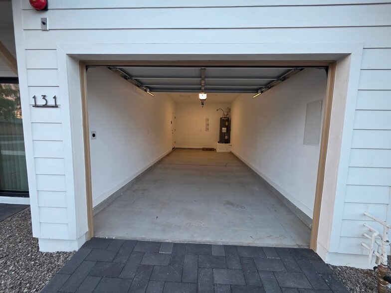 Building Photo - 8232 E University Dr