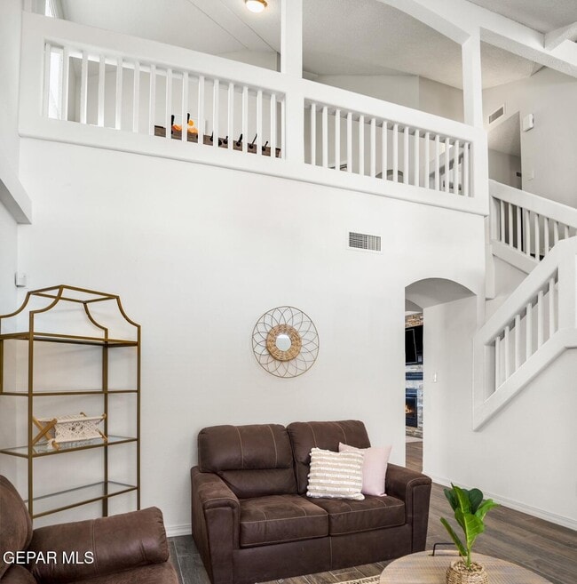 Building Photo - 7328 Corona Del Sol Dr