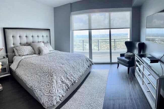 Building Photo - 60 SW 13th St