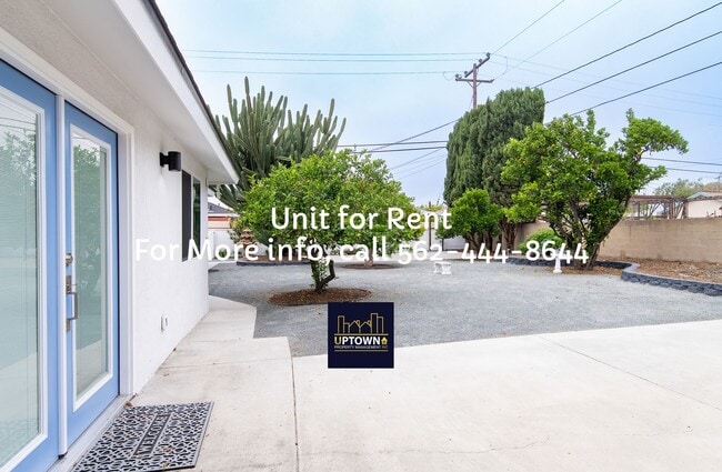 Building Photo - AVAILABLE - July 1 - HOUSE - 3 Bedrooms / 2 Baths - Long Beach