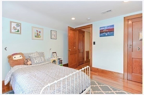 Building Photo - 36 Alleyne St