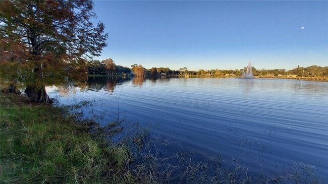 Building Photo - 110 N Crest Ave