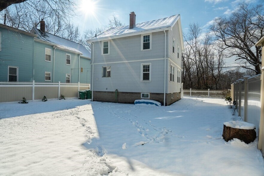 Building Photo - 180 Jerome St