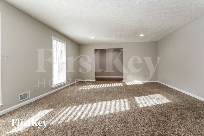 Building Photo - 2324 Sussex Court