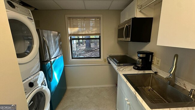 Building Photo - 3966 N Indian Cir NW