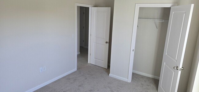 Building Photo - South Villages