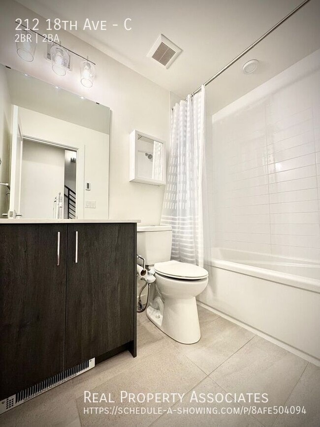 Building Photo - 212 18th Ave