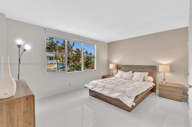 Building Photo - 9195 Collins Ave