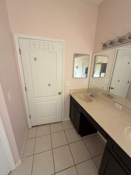 Building Photo - 4815 Pennecott Way