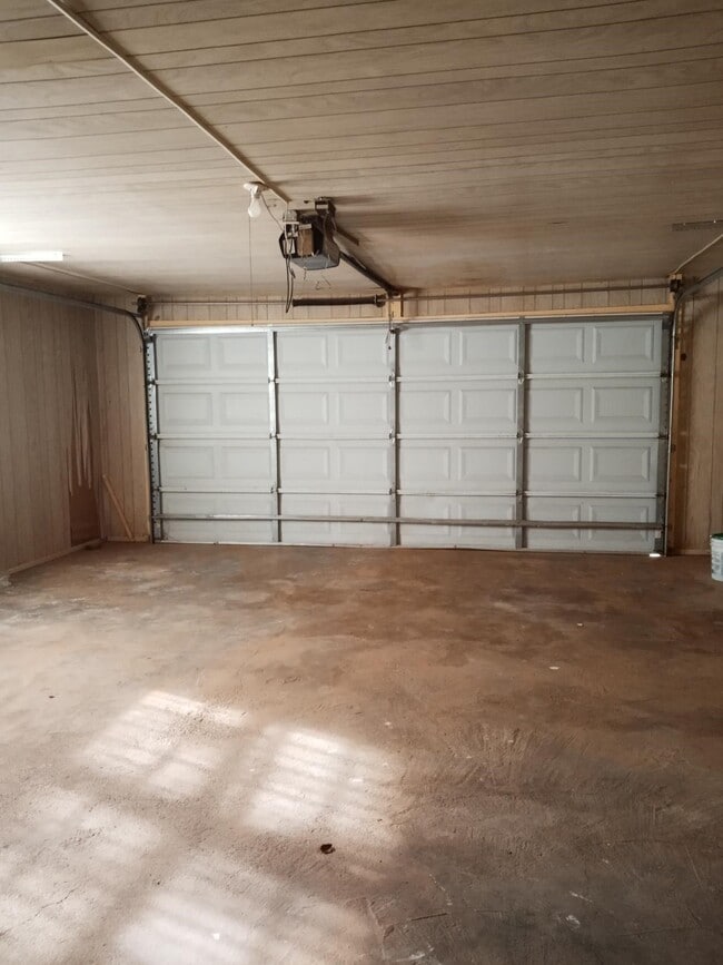 Building Photo - 1320 Moody St