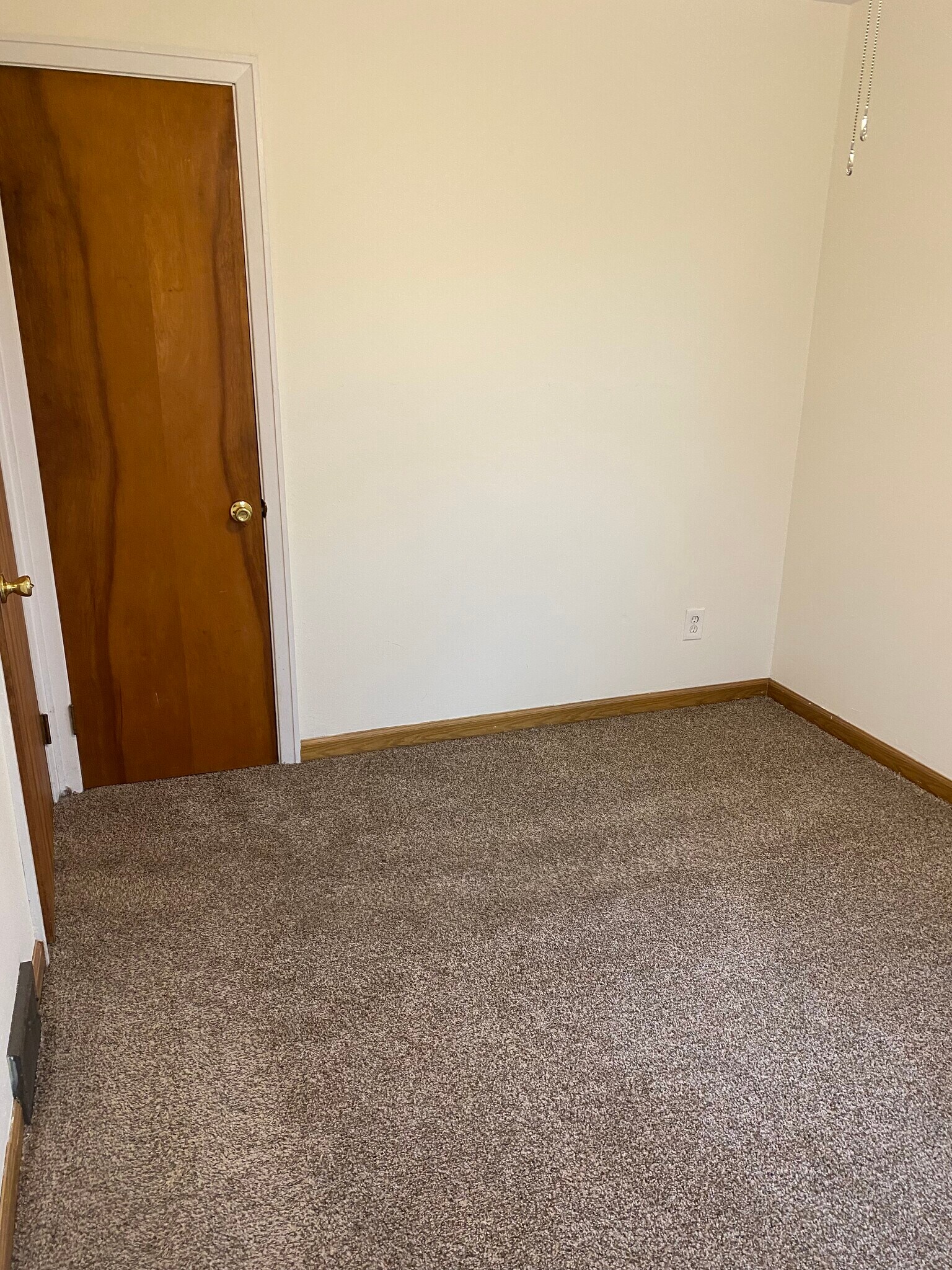 Building Photo - 41 E 2nd St