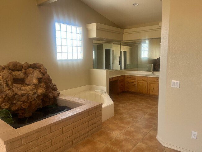 Building Photo - Beautiful Home In Sun Lakes Village