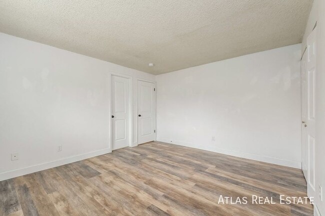 Building Photo - 11630 Kendall Cir