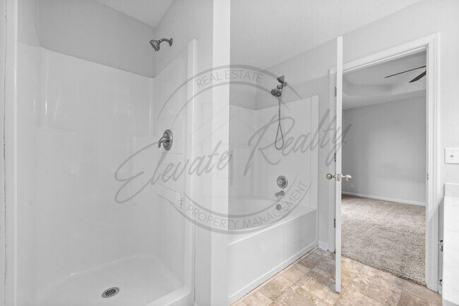 Building Photo - Charming 3 Bedroom Ranch in Clarksville!