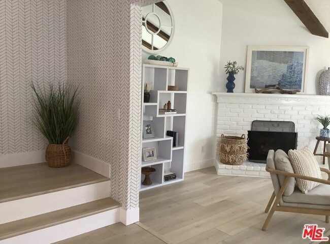 Building Photo - 219 13th St