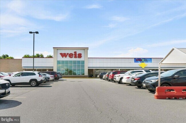 Building Photo - 1403 Wilmer Park Ln