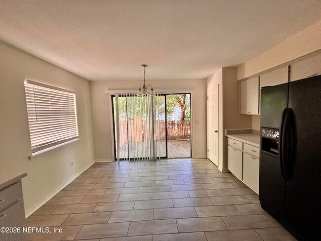 Building Photo - 5449 Fort Caroline Rd