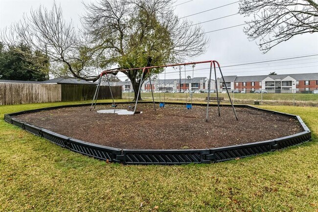 Building Photo - 6527 La Violetta Dr