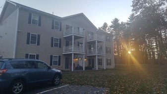 Building Photo - 62 Somersworth Rd