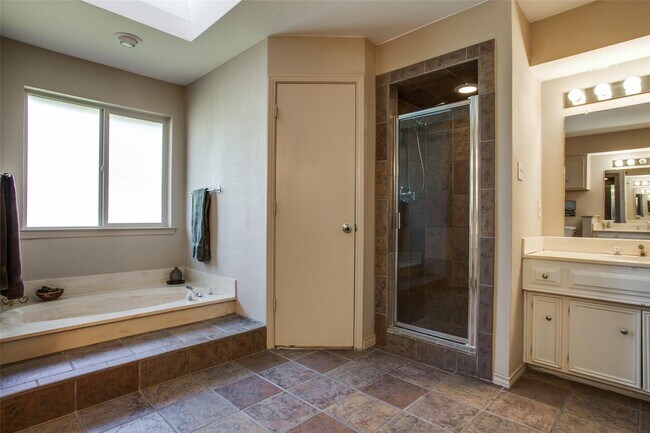 Building Photo - 6935 Vista Willow Drive