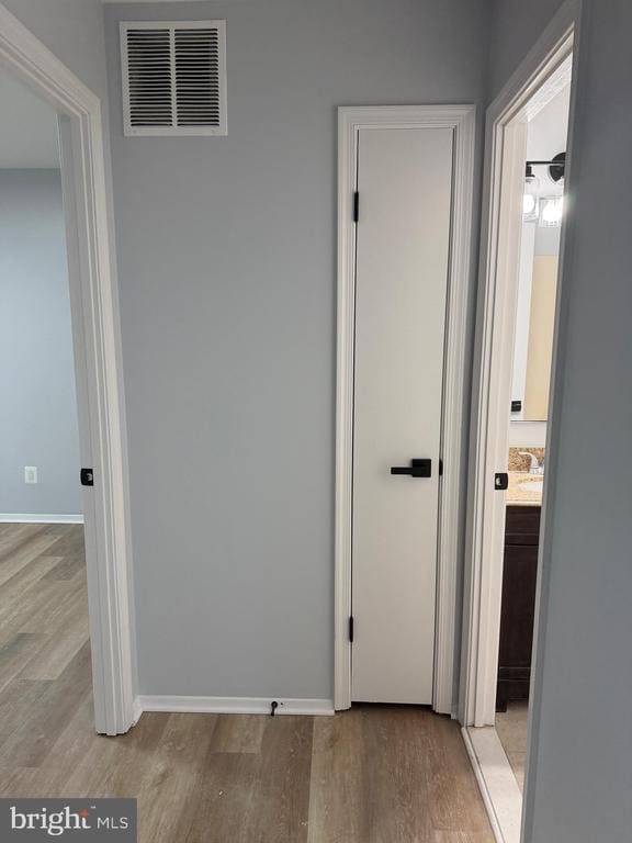 Building Photo - 11573 Sullnick Way