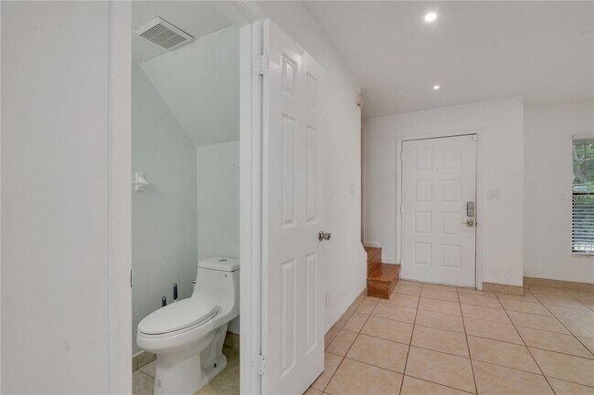 Building Photo - 9426 Lake Lotta Cir