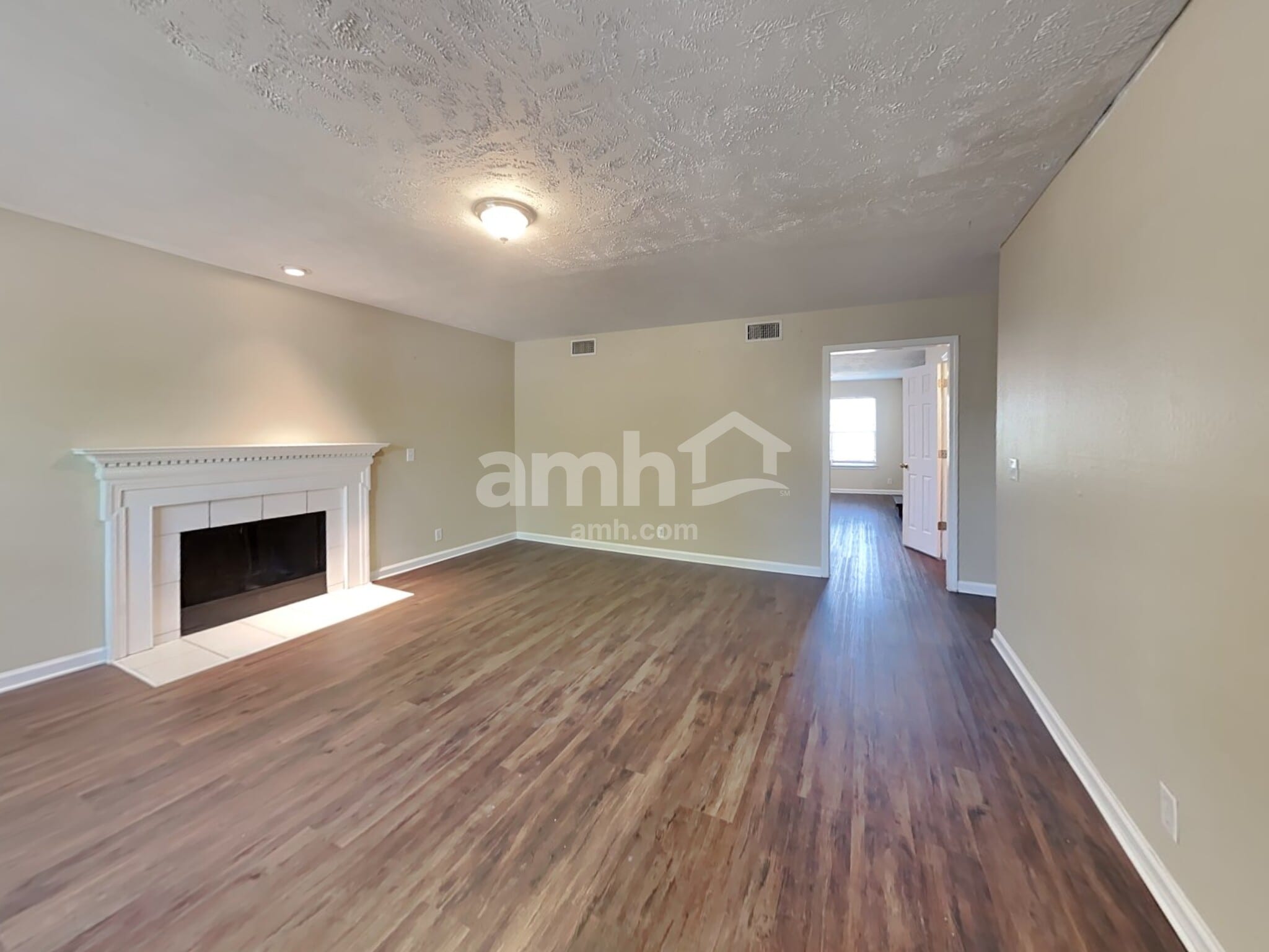 Building Photo - 913 Tom Hailey Blvd