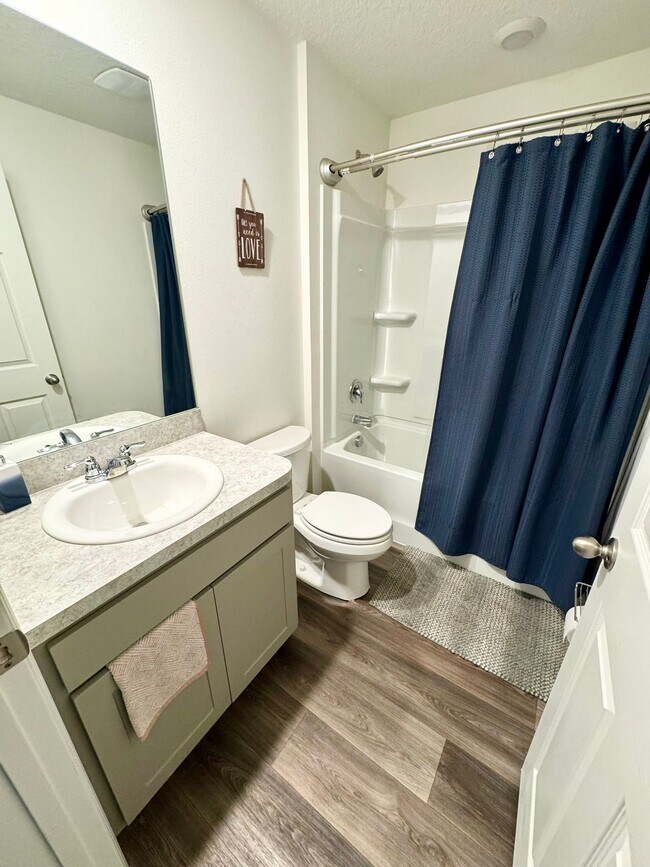 Building Photo - 2910 San Filippo Dr SE