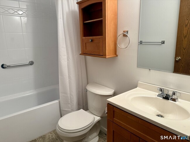 Building Photo - 22 Dartmouth Dr